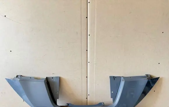 Nissan Leaf II (ZE1) Front bumper upper radiator grill 623205SH0A