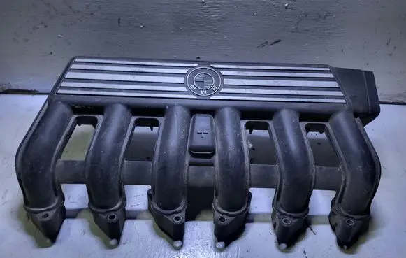 BMW 5 E39 Intake manifold 2246179