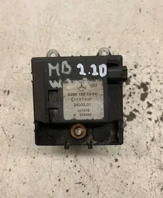 Mercedes-Benz C W203 Coolant heater A0001591904 2400201 05T076