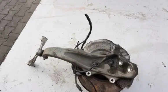 BMW 5 F10 F11 Front wheel hub