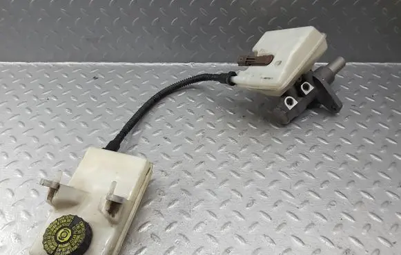 Peugeot 3008 I Master brake cylinder 9680907780 03355815253