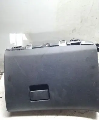Opel Astra J Glove box