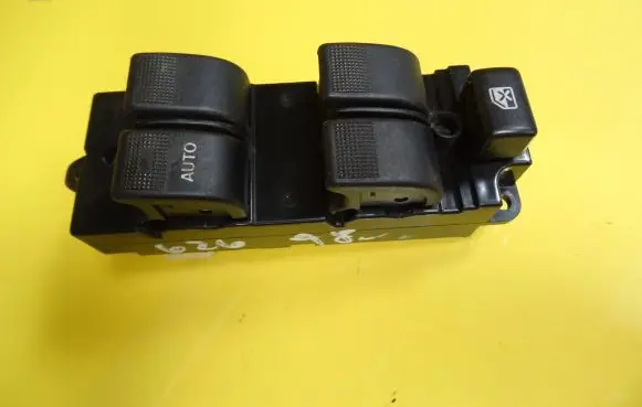 Mazda 626 Electric window control switch
