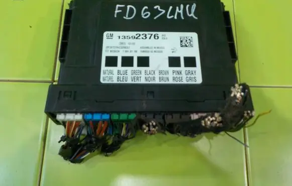 Opel Insignia A Central body control module 13592376