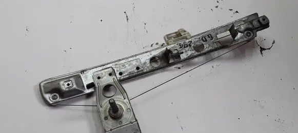 Rear door manual window regulator