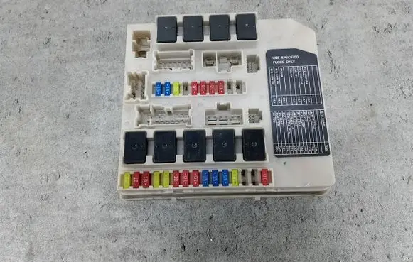 Nissan Micra Fuse box set 
