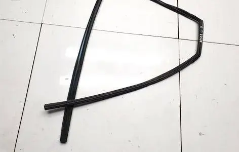 Mazda CX-7 Rubber seal rear door 