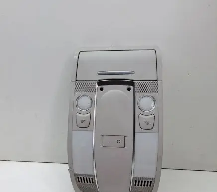Audi A6 S6 C6 4F Front seat light 4F0947135BP 14062006 18550344