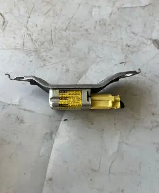 Toyota Prius (NHW20) Airbag deployment crash/impact sensor 8983447020 1879000922