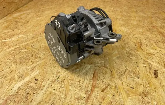 Volvo XC40 Generator/alternator 32383087