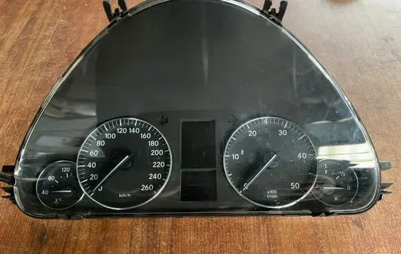 Mercedes-Benz C W203 Speedometer (instrument cluster) A2035404947