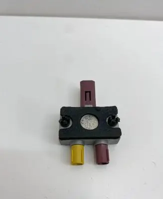 Mercedes-Benz SL R231 Aerial antenna amplifier A2128704089 2128704089