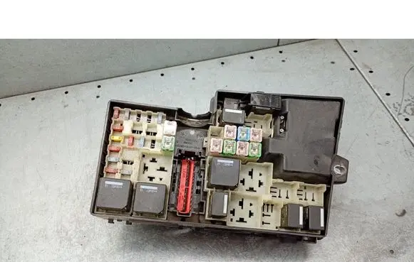 Volvo V50 Fuse box set 8688040