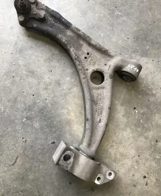 Volkswagen PASSAT B6 Front lower control arm/wishbone
