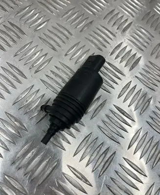 BMW 3 E90 E91 Windscreen/windshield washer pump 8377612