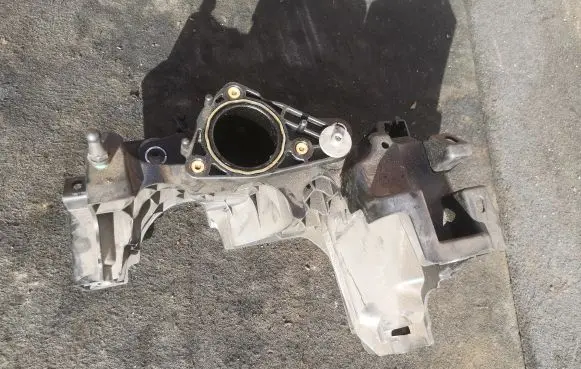 Ford S-MAX Intake resonator 