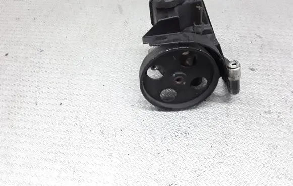 Peugeot 206 Power steering pump 9631411580