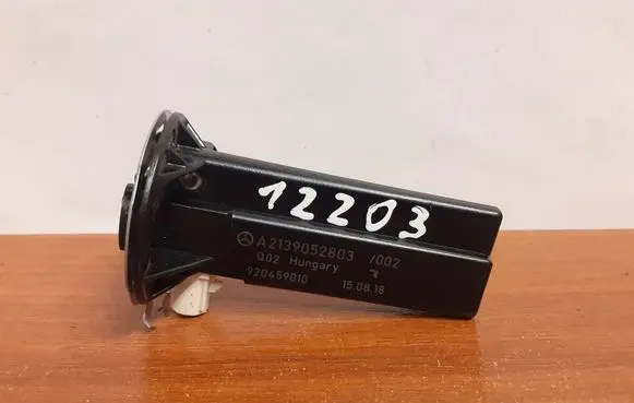 Mercedes-Benz Sprinter W907 W910 Aerial antenna amplifier A2139052803 12203