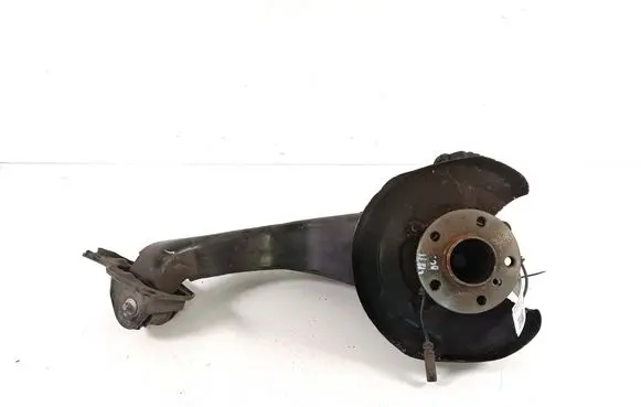 BMW 2 F46 Rear wheel hub 