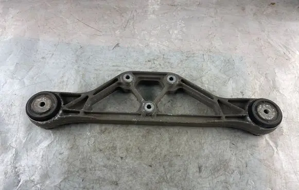 Audi A8 S8 D3 4E Rear differential/diff mount bracket 4E0599285