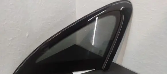 Porsche Macan (95B) Rear side window 95B845297