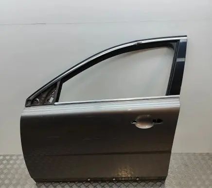 Volvo V70 Front door 31335565
