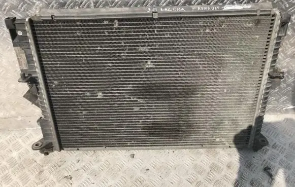 Renault Laguna I Coolant radiator 7700821913 2176300003