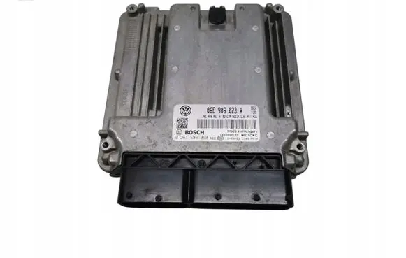 Porsche Cayenne (9Y0 9Y3) Engine control unit/module 06E906023A