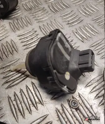 Audi 80 90 S2 B4 Headlight level adjustment motor 8A0941295B