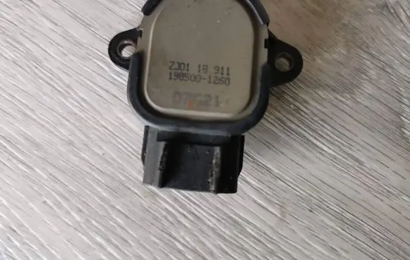 Mazda 3 I Throttle valve ZJ0118911 1985001260