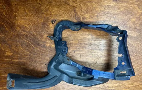 BMW 3 E90 E91 Fog light bracket 7154717 5111L