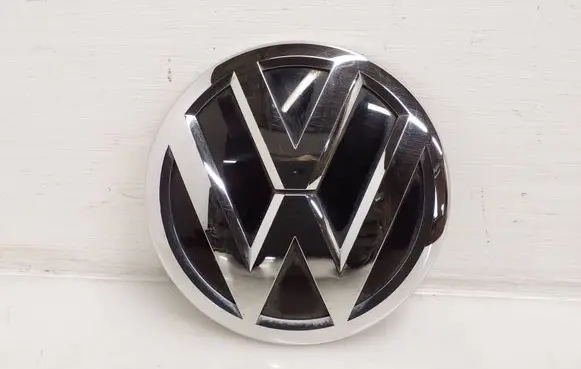 Volkswagen Amarok Manufacturers badge/model letters 2H6853630