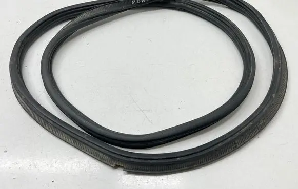 Ford Mondeo MK V Trunk rubber seal (body) 