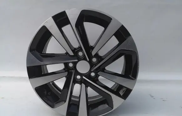 Volkswagen Polo VI R15 alloy rim