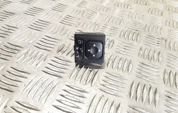Mitsubishi Grandis Wing mirror switch R183569