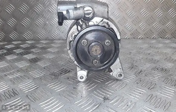 Mercedes-Benz GLE (W166 - C292) Power steering pump
