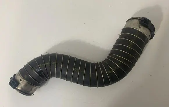 BMW 2 F22 F23 Intercooler hose/pipe 8573762