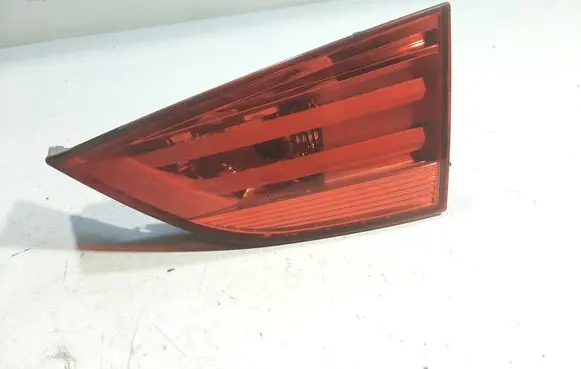 Tailgate rear/tail lights