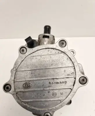 Audi A4 S4 B6 8E 8H Vacuum pump 06E145100D