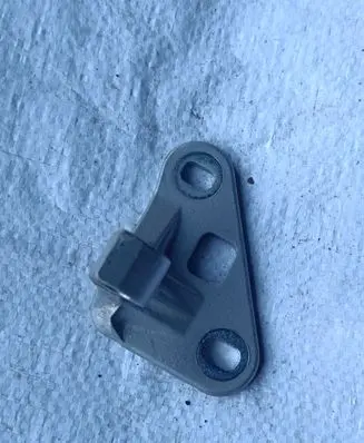Mercedes-Benz E W211 Front door upper hinge 02M08