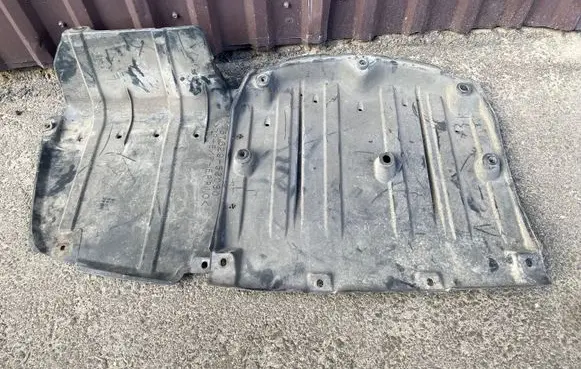 Lexus IS 220D-250-350 Engine splash shield/under tray 5762953030