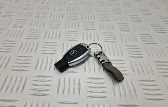 Mercedes-Benz GLK (X204) Ignition key/card 