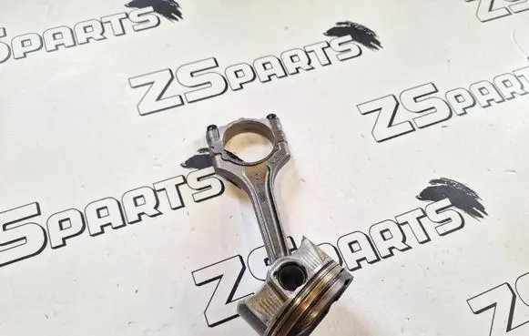 Jeep Wrangler Piston with connecting rod