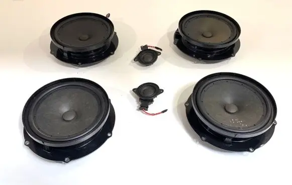 Skoda Superb B6 (3T) Audio system kit