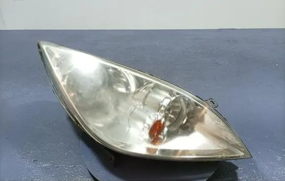 Mitsubishi Colt Headlight/headlamp MR957354