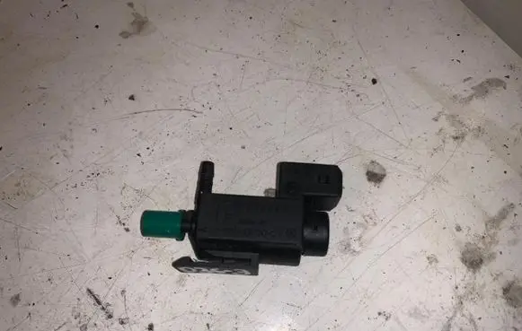 BMW 7 E65 E66 Turbo solenoid valve 70012300 D363