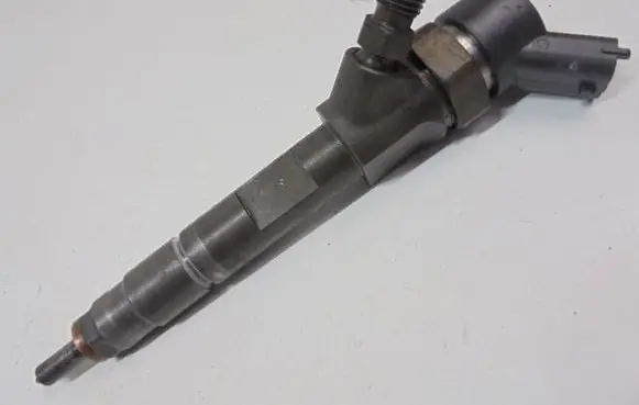 Renault Megane II Fuel injector 8200100272