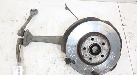 Audi A4 S4 B8 8K Front wheel hub spindle knuckle