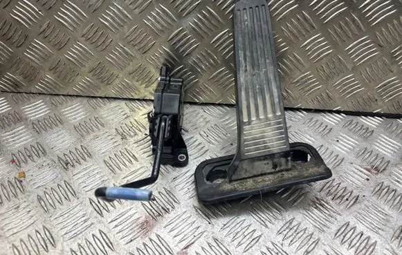Lexus RX 450H Accelerator throttle pedal 7811048121