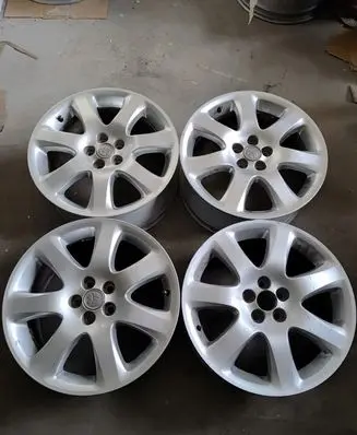 Toyota Avensis T250 R17 alloy rim 